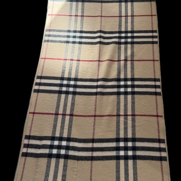 Burberry Wool & Cashmere Cape - Picture 6 of 6